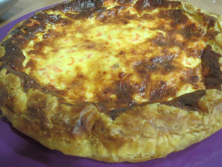 Quiche o tarta salada de salmón ahumado