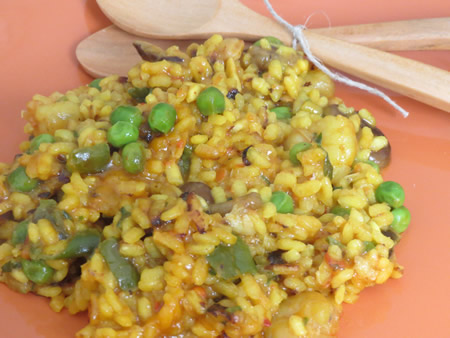 Arroz de despensa con setas y gambas