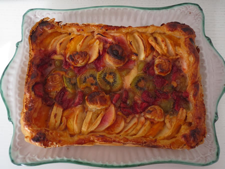 Tarta hojaldrada de frutas frescas