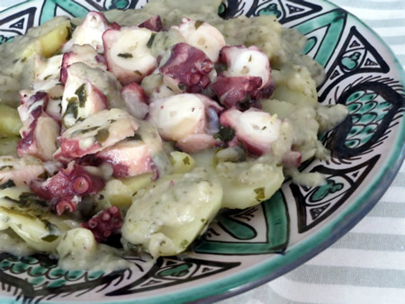 Pulpo con patatas en salsa verde