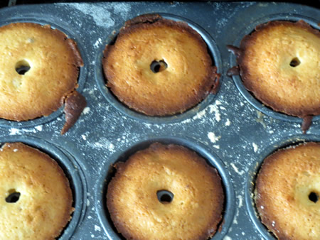 Dulces dorados al horno