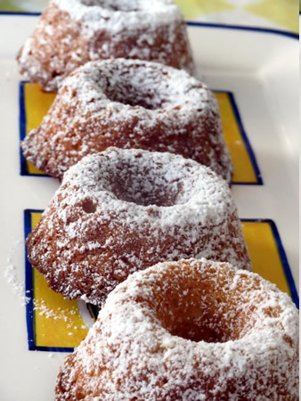 Biscochos rosquilla de huevo y leche