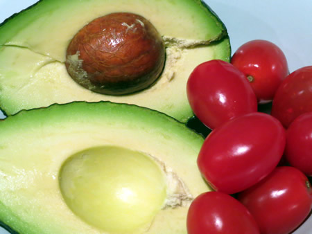 Aguacates y tomates enanos 