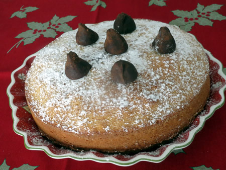 Bizcocho navideño con almendras y nata