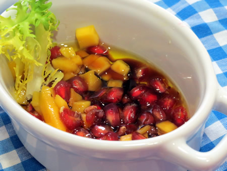 Salsa vinagreta con mango y granada