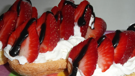 Tartaletas con fresas y nata