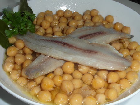 Garbanzos con arenques